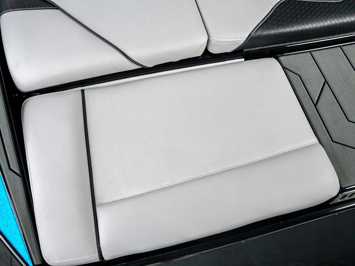 2026 Supreme S240 - Bahama Blue Flake / Onyx Black