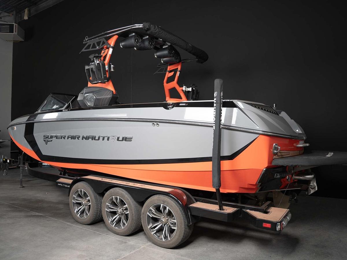 Used 2019 Nautique G25 - Grey / Orange