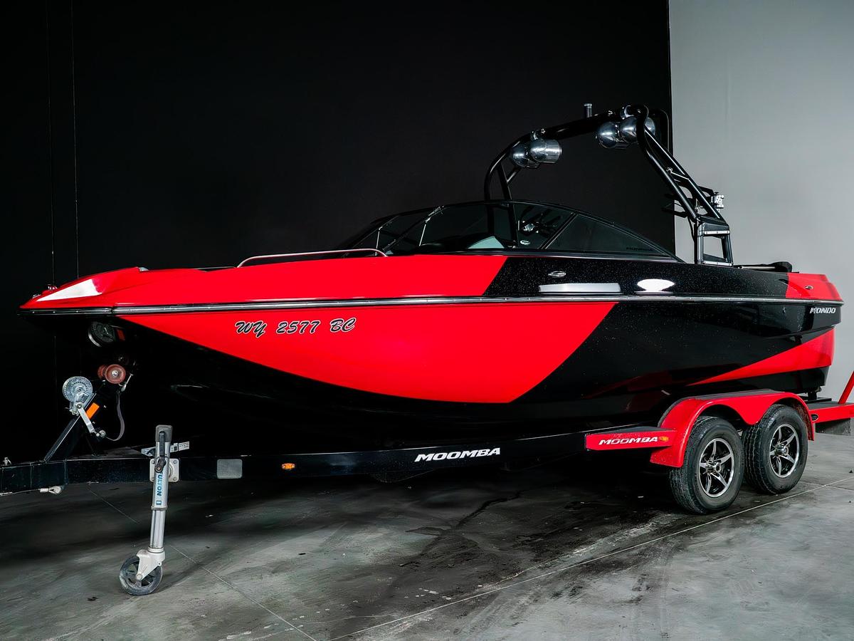 Used 2016 Moomba Mondo - Red / Black