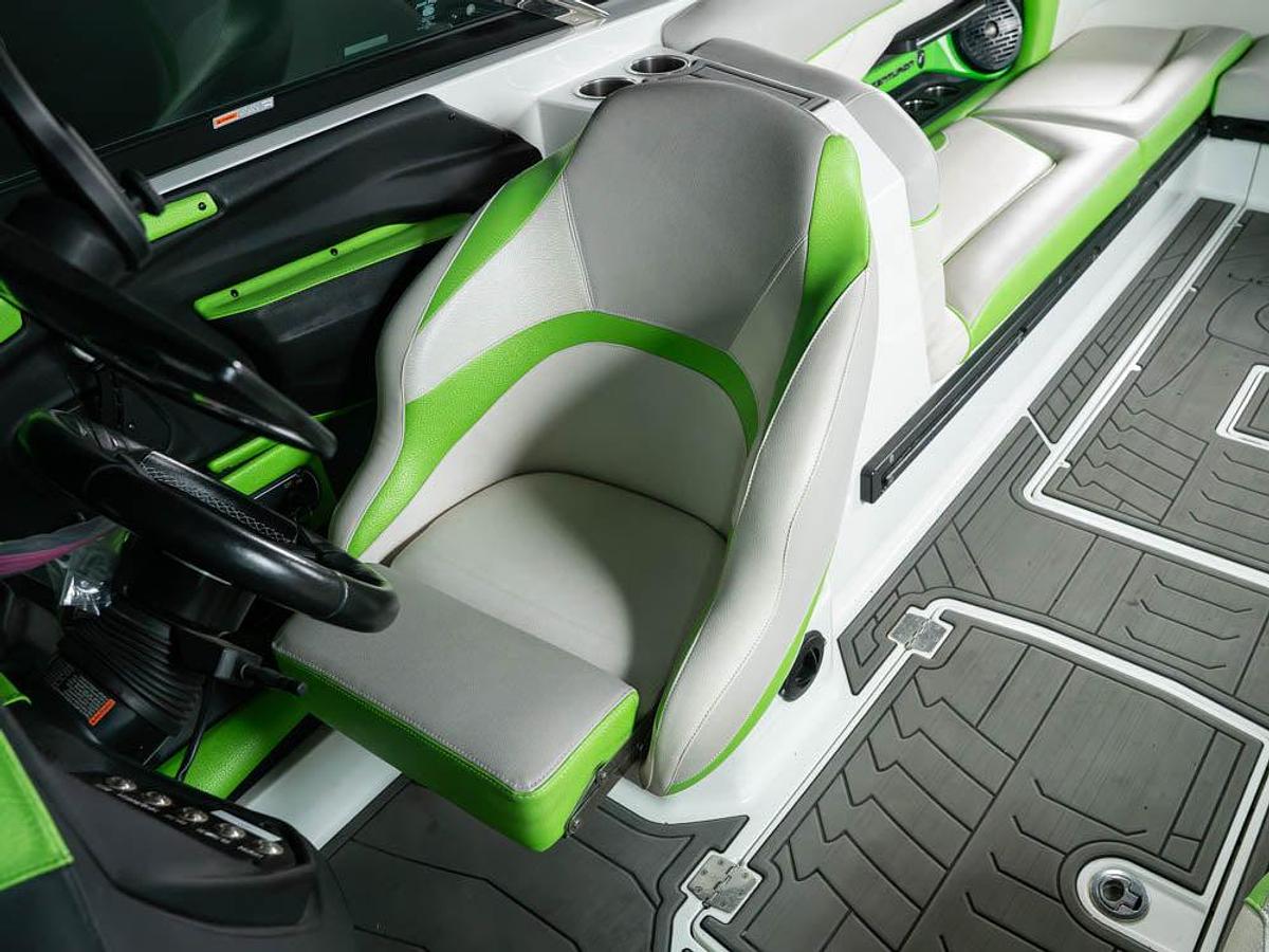 Used 2017 Centurion Ri257 - White / Gunmetal Flake / Green