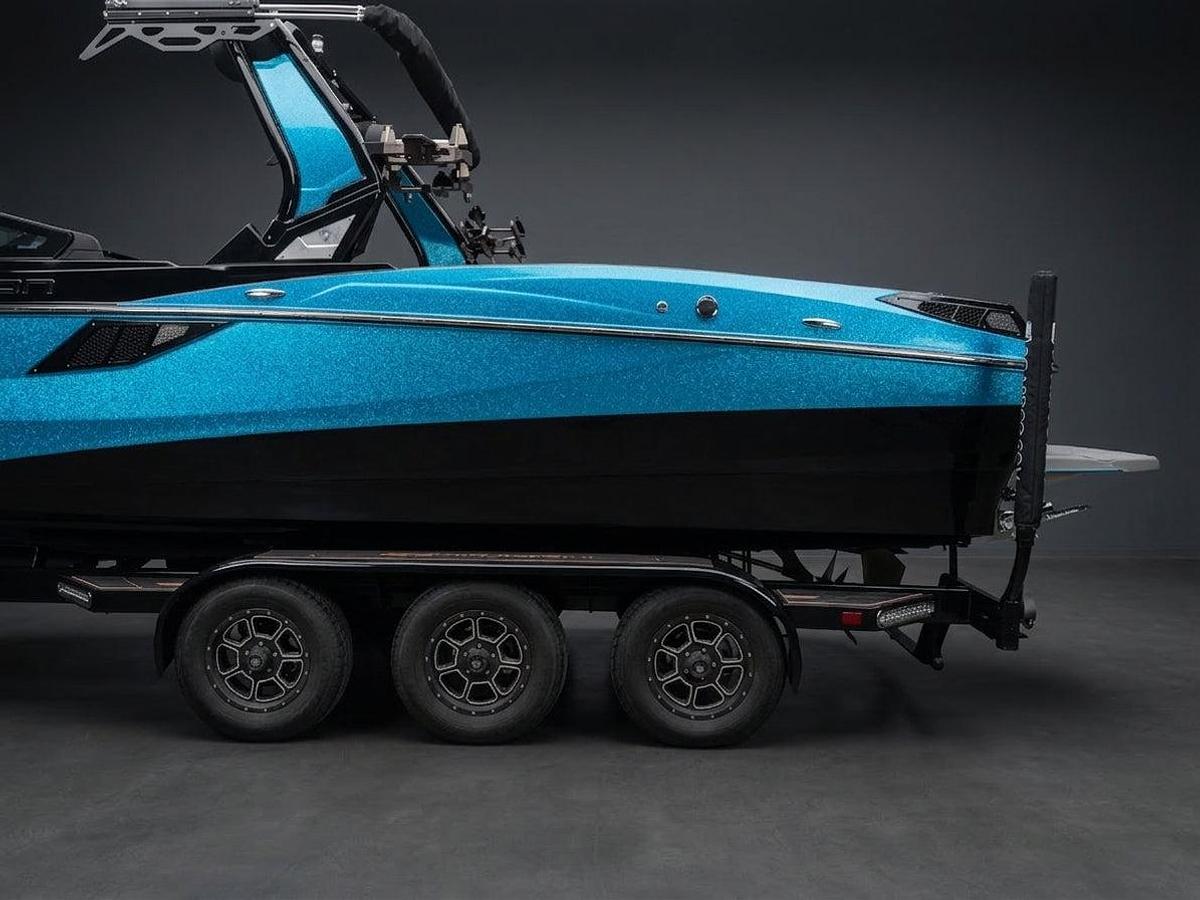 Used 2023 Centurion Fi25 in Bahama Blue w/ Castano Brown interior