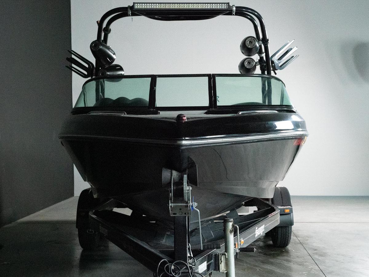 Used 2013 Sanger 237 Wake Series - Red / Black