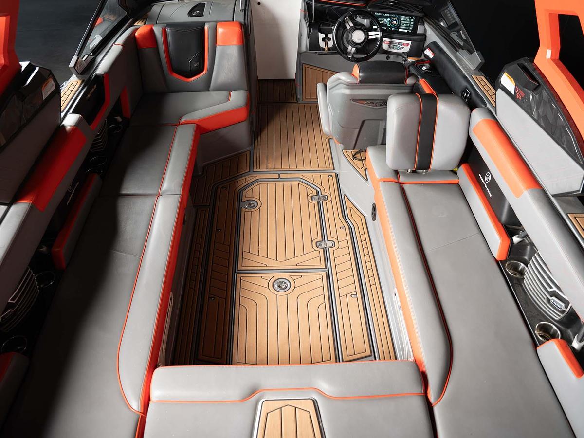 Used 2019 Nautique G25 - Grey / Orange