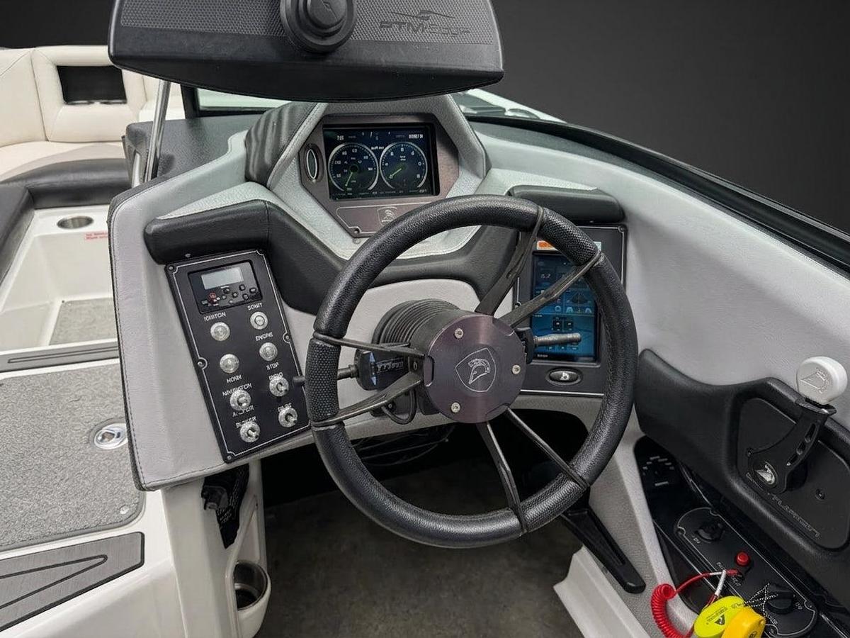 Used 2015 Centurion Enzo SV233 - White / Purple / Black