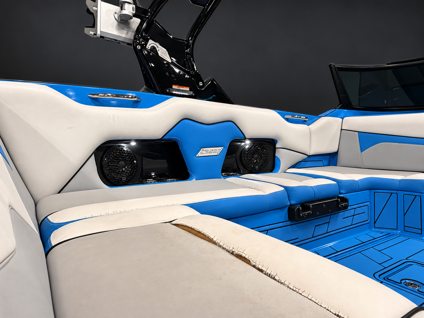 Used 2021 Supreme ZS232 in BLUE w/ WHITE interior