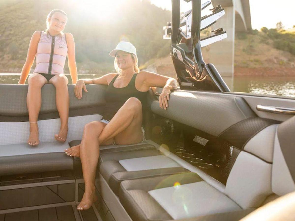 2026 Supreme Boats S220 Base