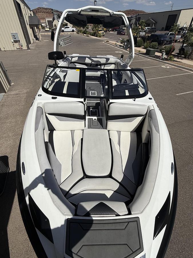 Used 2018 CENTURION RI237