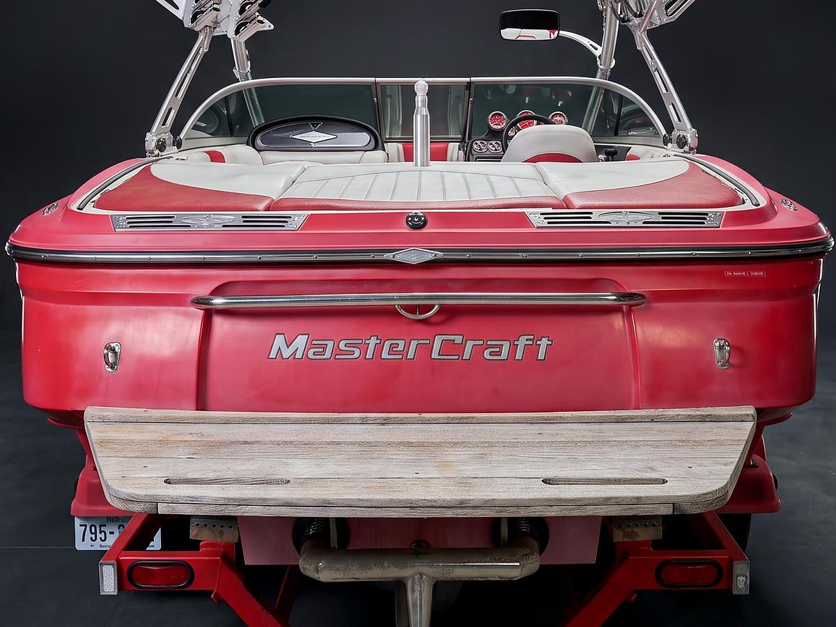 Used 2006 Mastercraft Xstar in Red / White