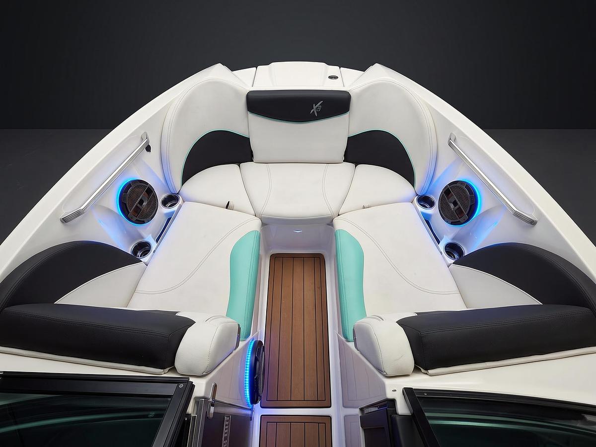 Used 2018 MasterCraft X23 - Blue MF / White / Black