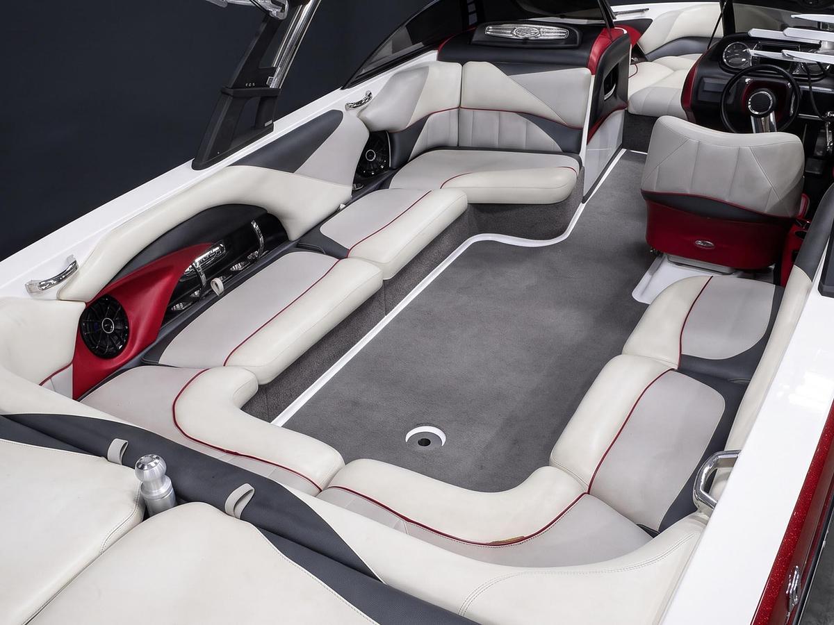 Used 2013 Malibu 247 LSV in Red / White / Black