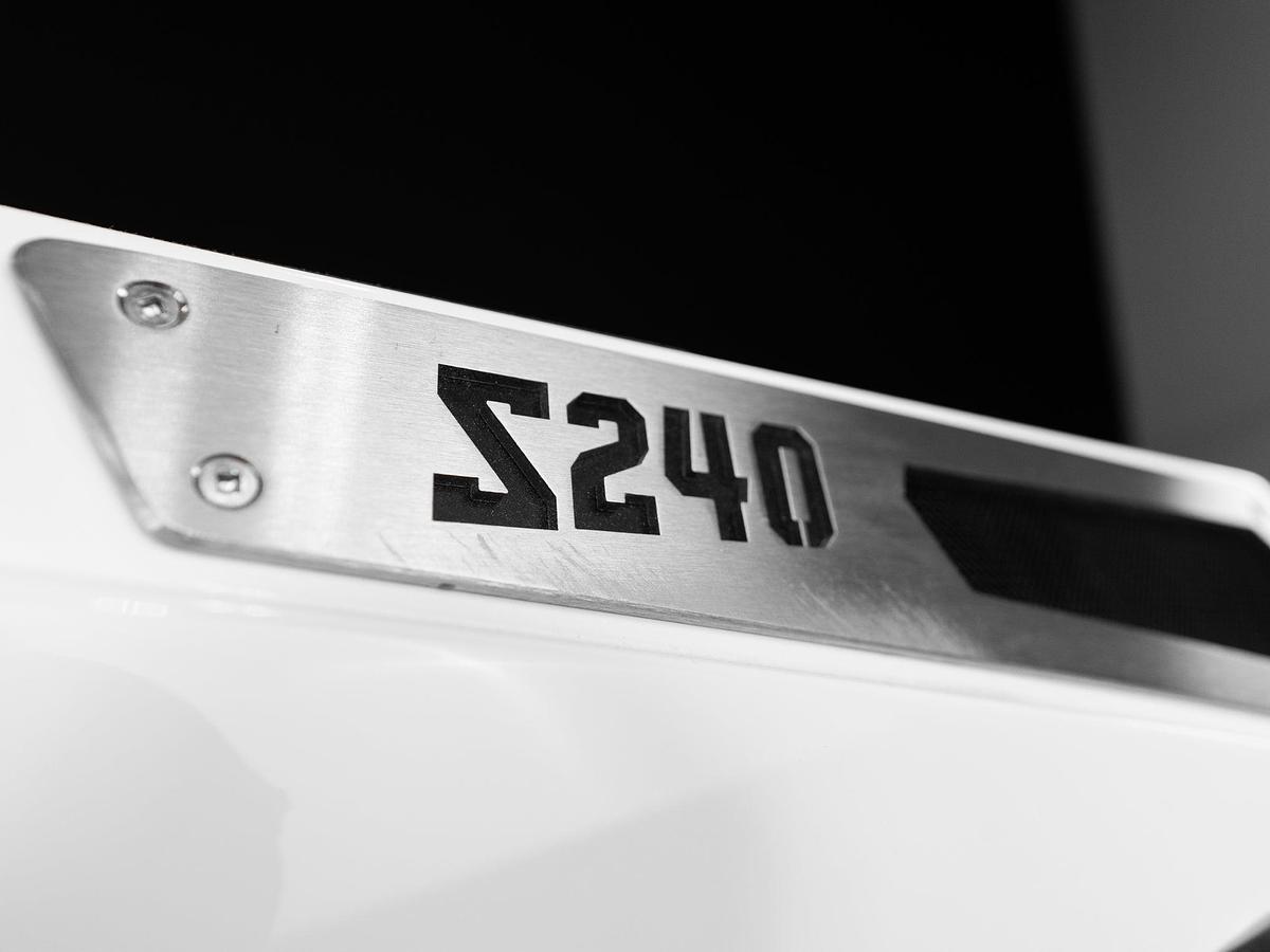 2026 Supreme S240 - White Frost / Castano