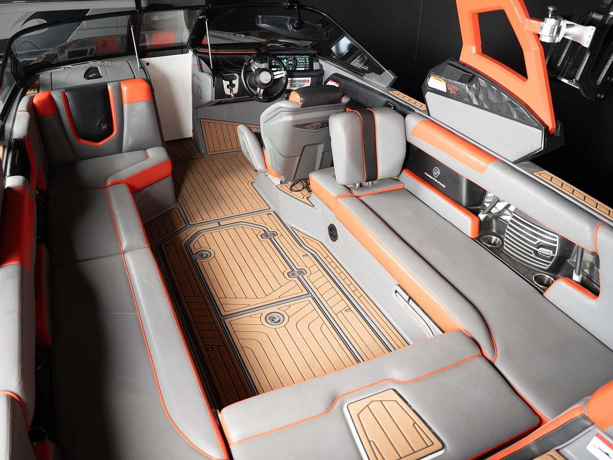 Used 2019 Nautique G25 - Grey / Orange