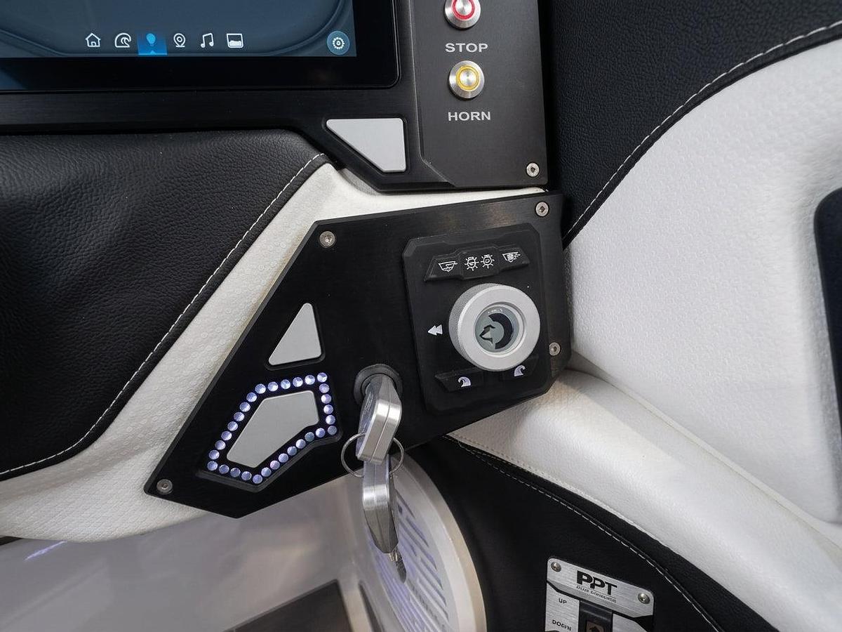 2026 Centurion Ri245 - White Frost / Mocha