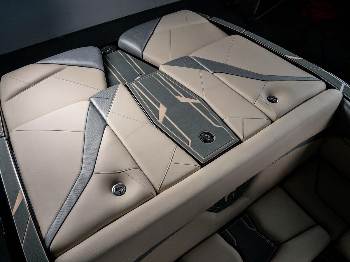 2026 Centurion NV243 - GunMetal Flake / Onyx Black