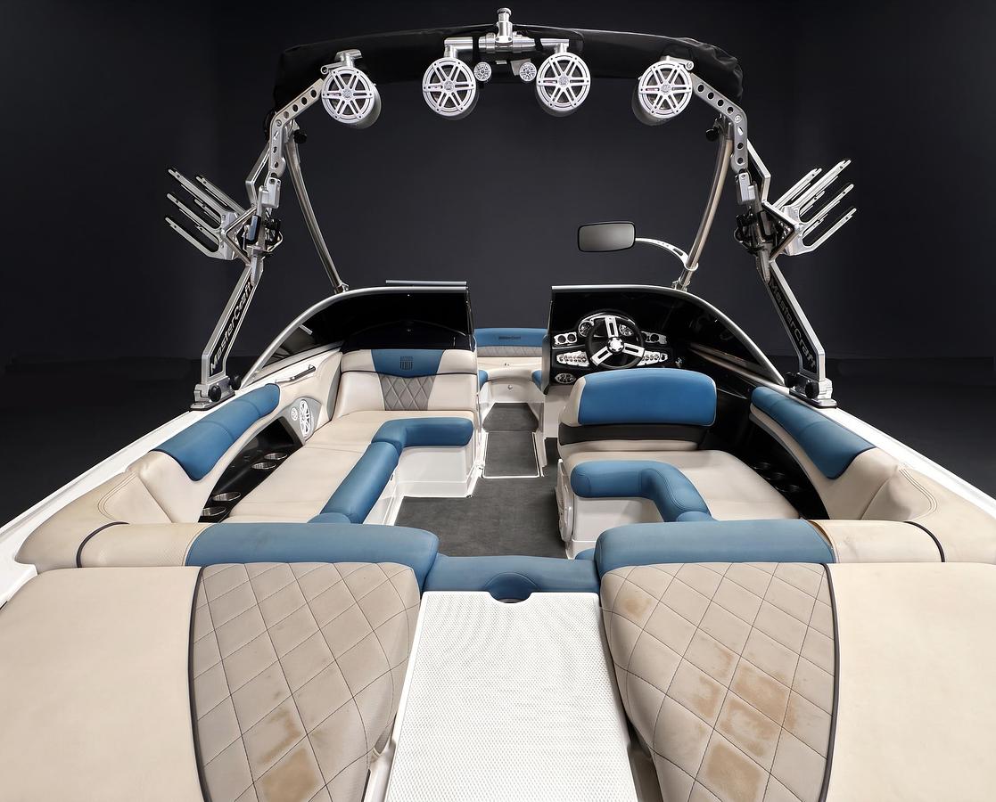 Used 2011 Mastercraft X45 - White / Blue
