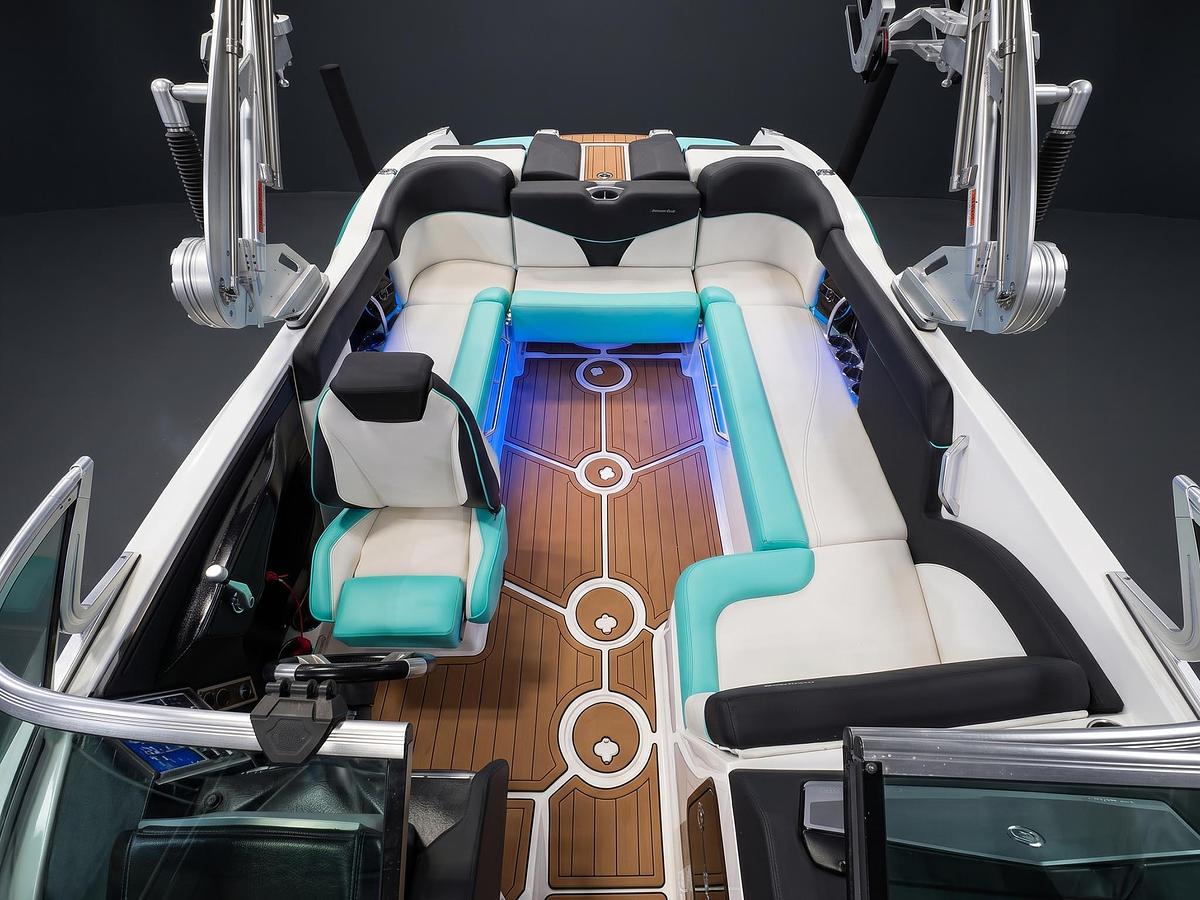 Used 2018 MasterCraft X23 - Blue MF / White / Black