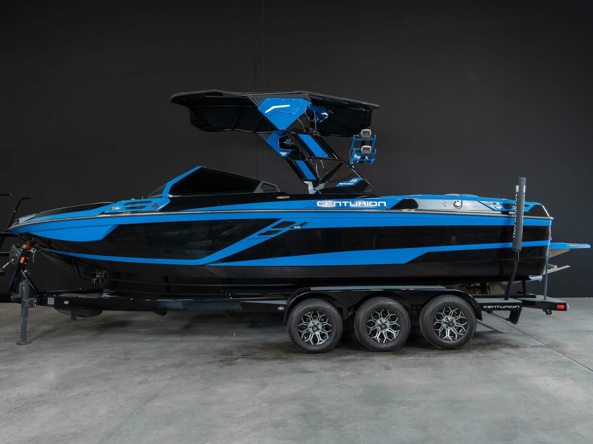 2025 Centurion Ri245 - Onyx Black / Marina Blue