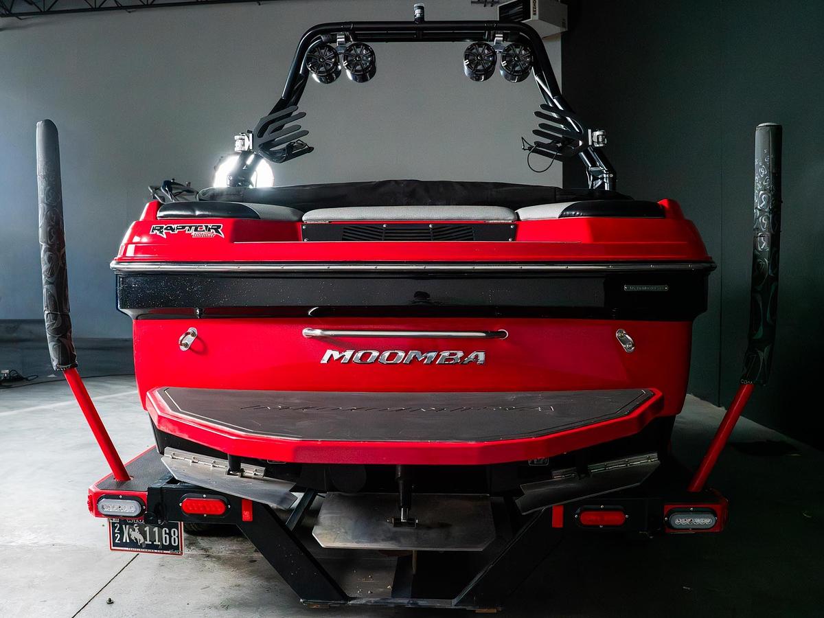 Used 2016 Moomba Mondo - Red / Black