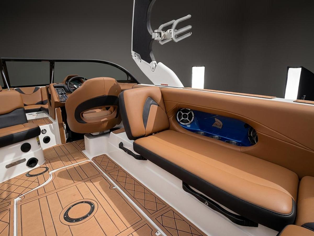 Used 2015 Centurion FS44 - Canadian Blue Flake / White