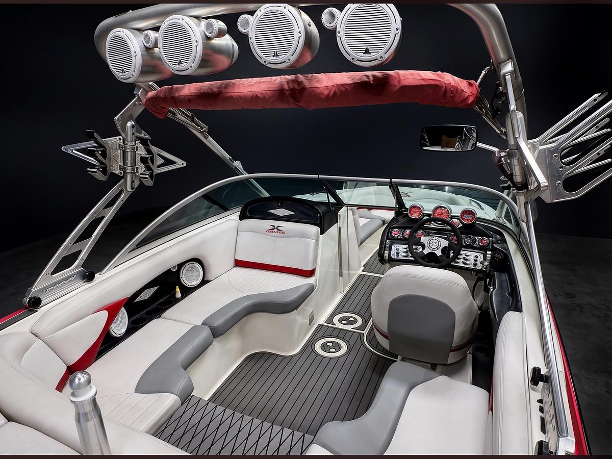 Used 2006 Mastercraft Xstar in Red / White