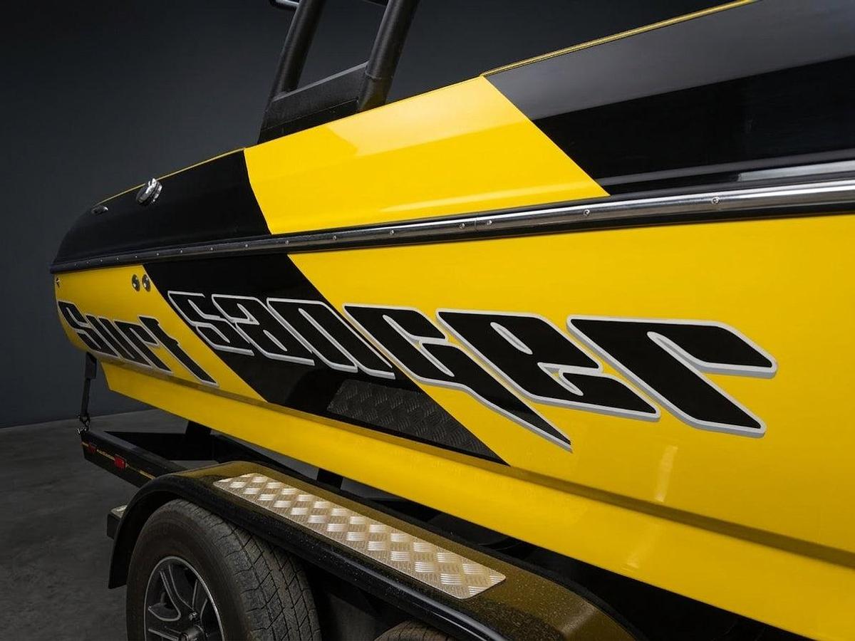 Used 2018 Sanger SV237 in Yellow w/ White interior