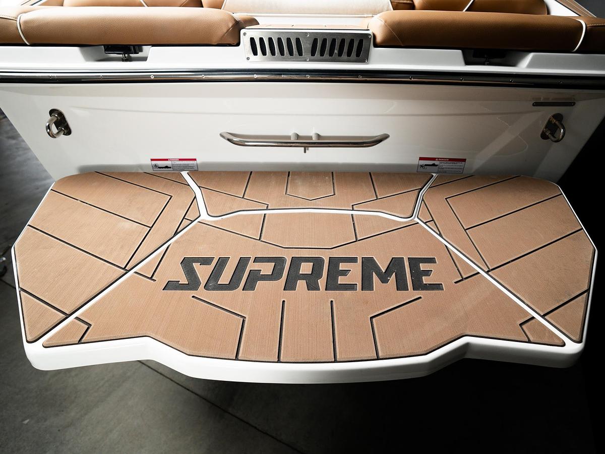 Used 2025 Supreme S240 - White Frost / Castano Brown Interior
