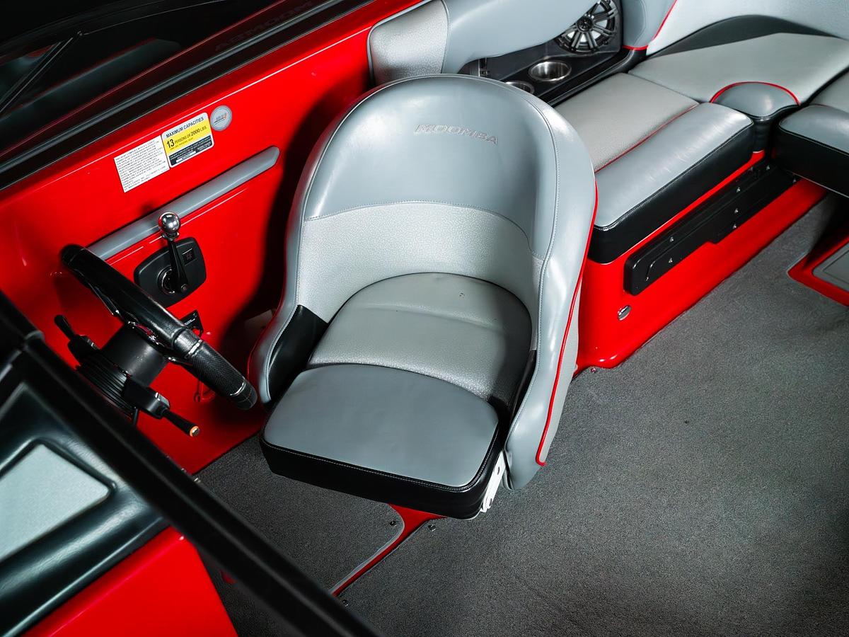 Used 2016 Moomba Mondo - Red / Black