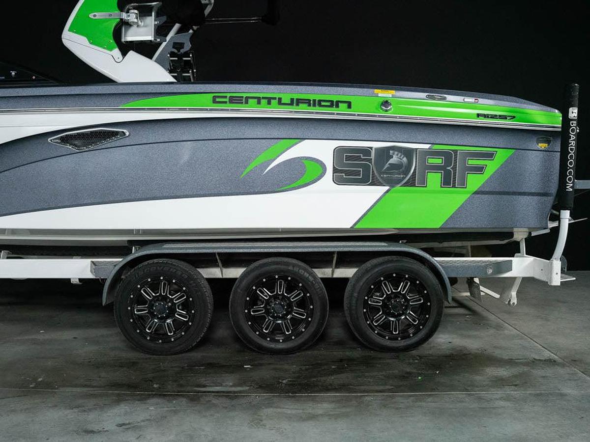 Used 2017 Centurion Ri257 - White / Gunmetal Flake / Green