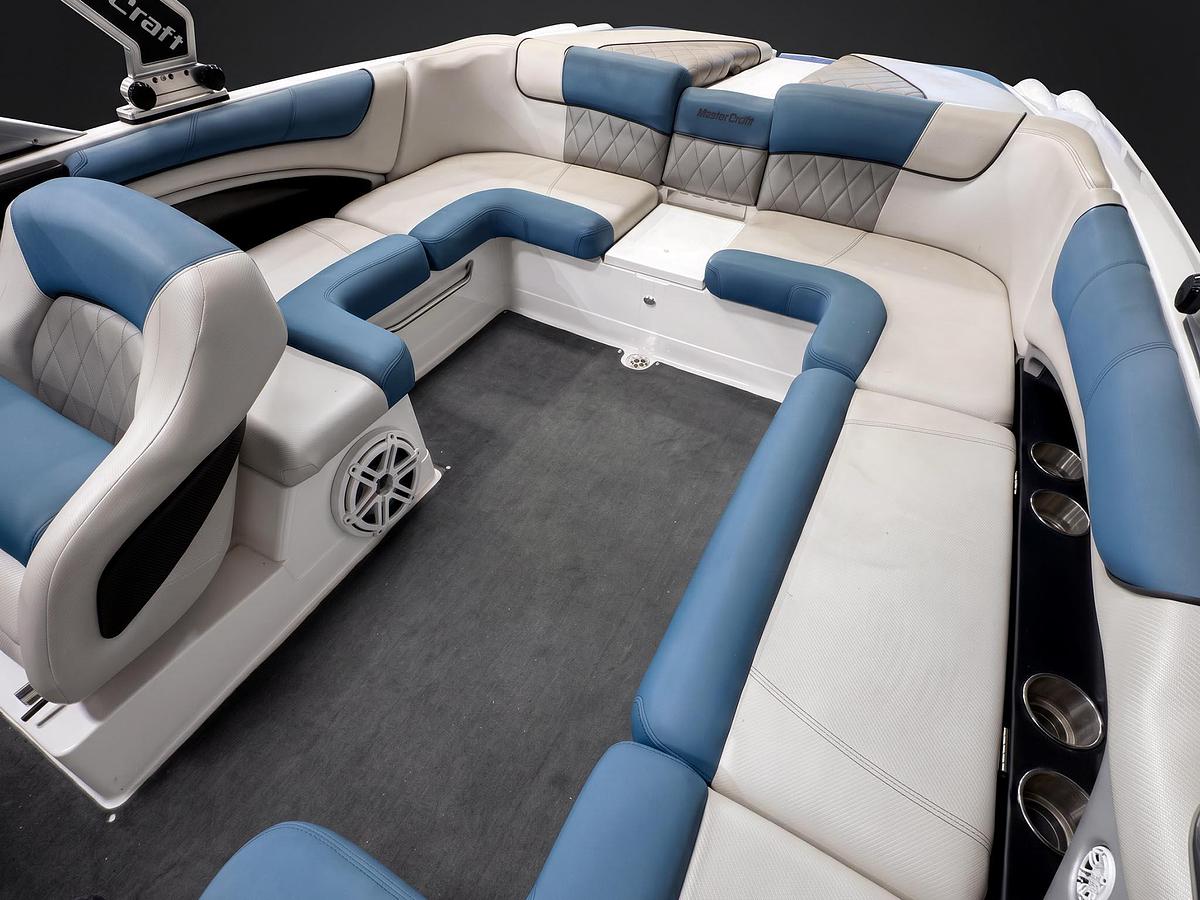 Used 2011 Mastercraft X45 - White / Blue