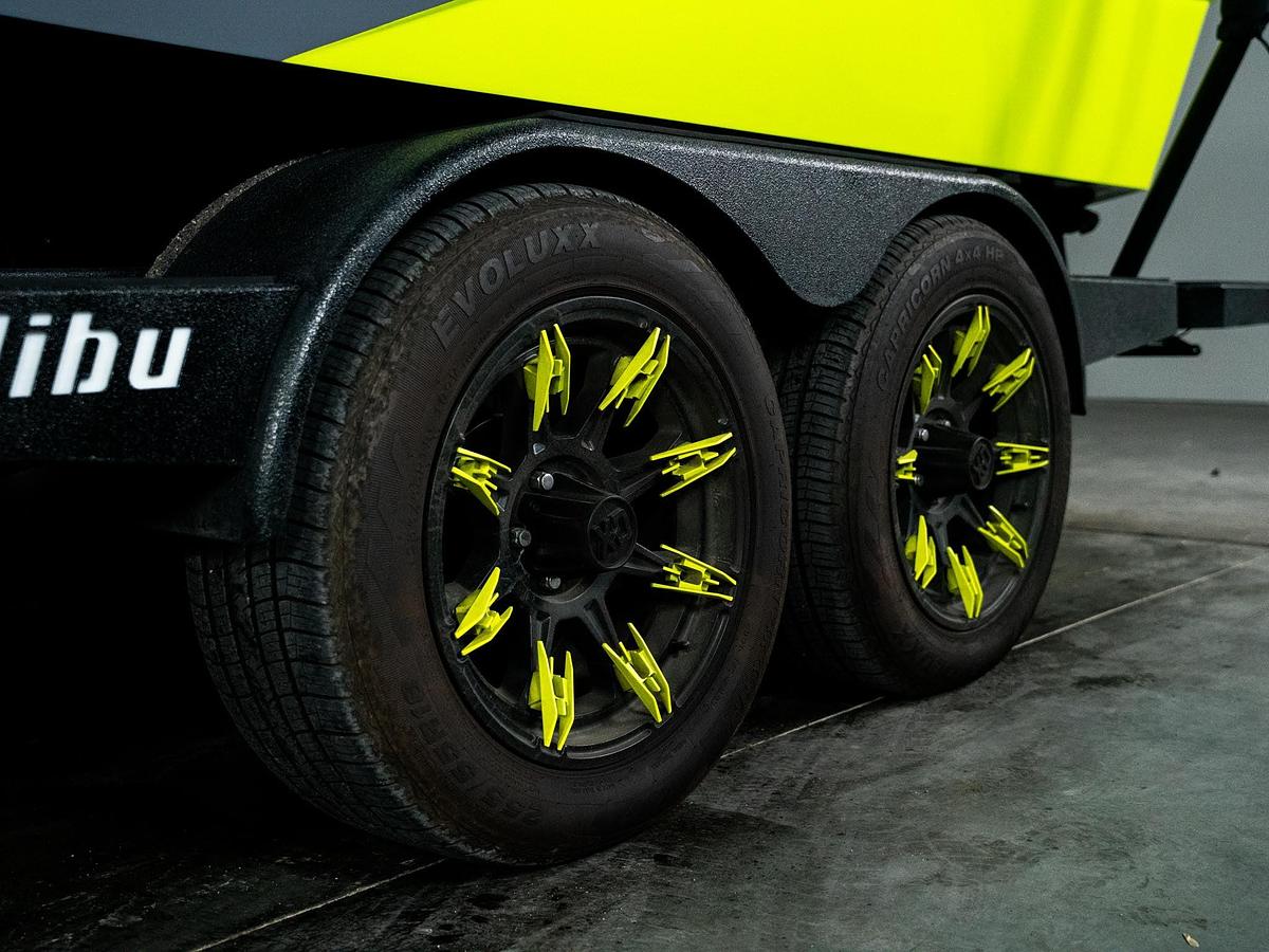 Used 2024 Malibu 23MXZ - Electric Yellow / Grey