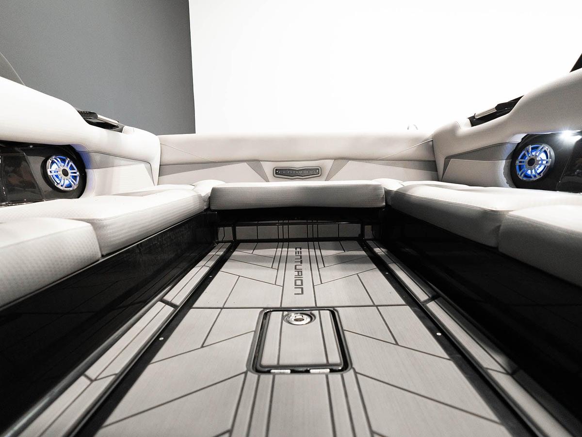 Used 2020 Centurion Vi24- Black / SkyBlue