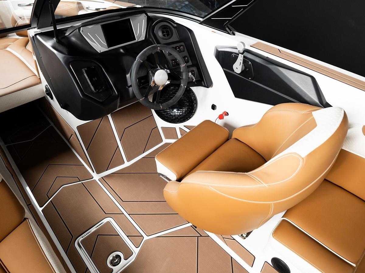 Used 2025 Supreme S240 - White Frost / Castano Brown Interior