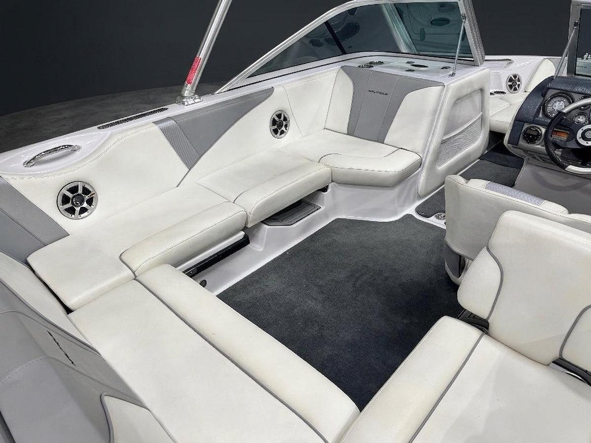 Used 2008 Nautique SAN 210 TE - White / Black