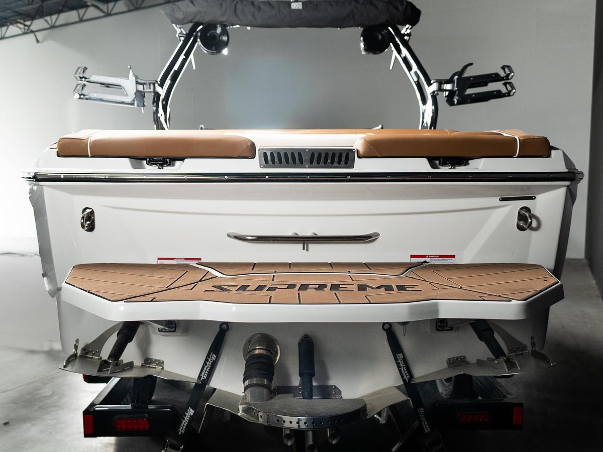 Used 2025 Supreme S240 - White Frost / Castano Brown Interior