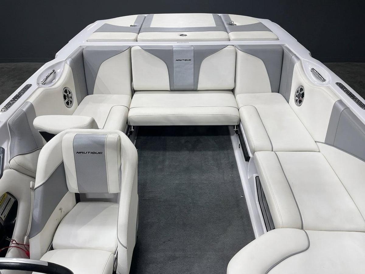 Used 2008 Nautique SAN 210 TE - White / Black