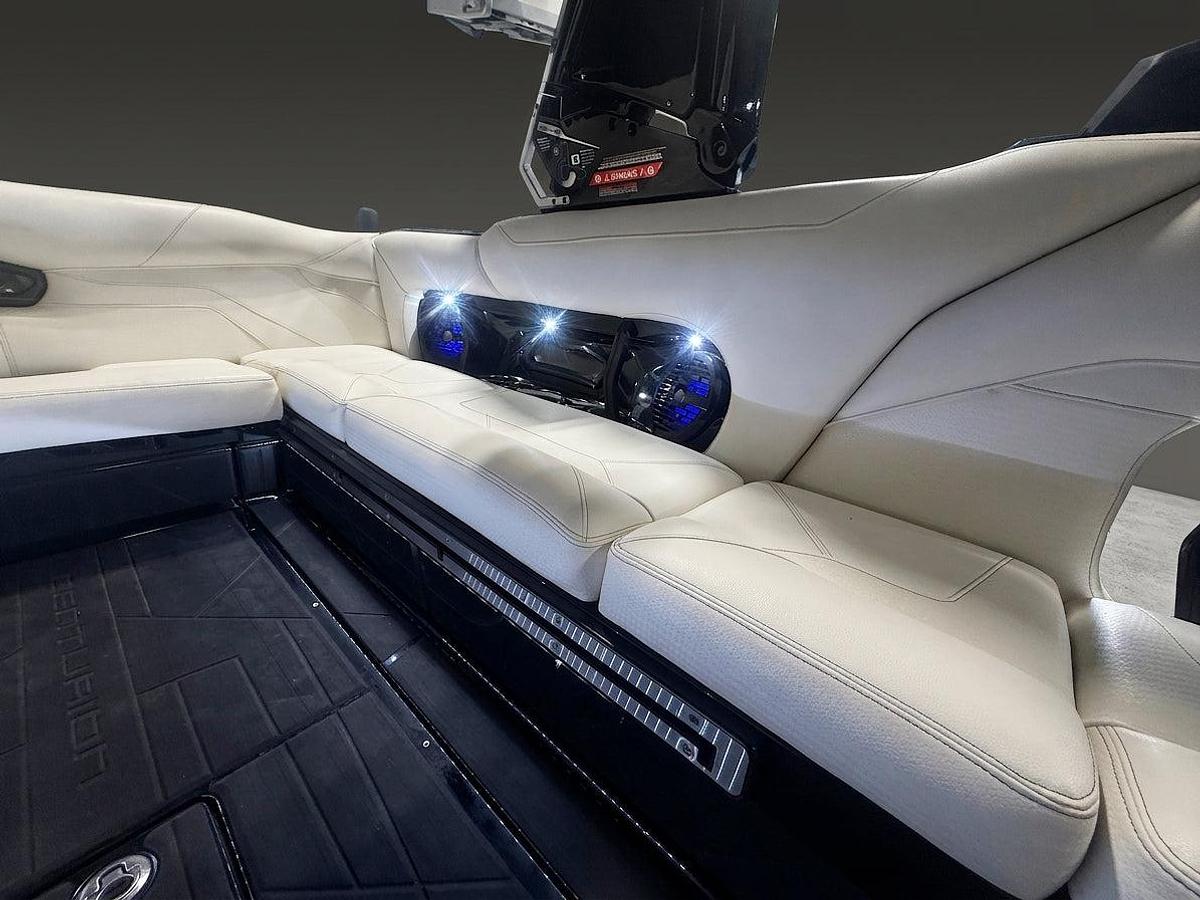 Used 2021 Centurion Ri245 - Black / White