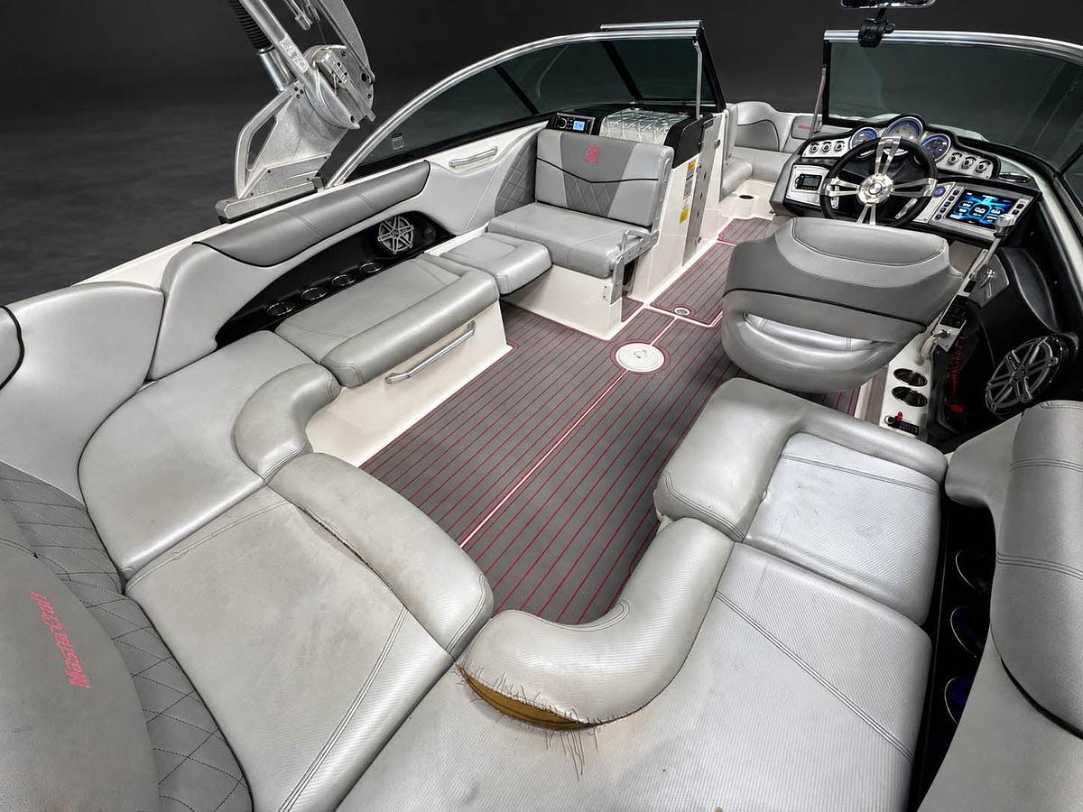 Used 2014 Mastercraft X35 in BLACK w/ gray interior