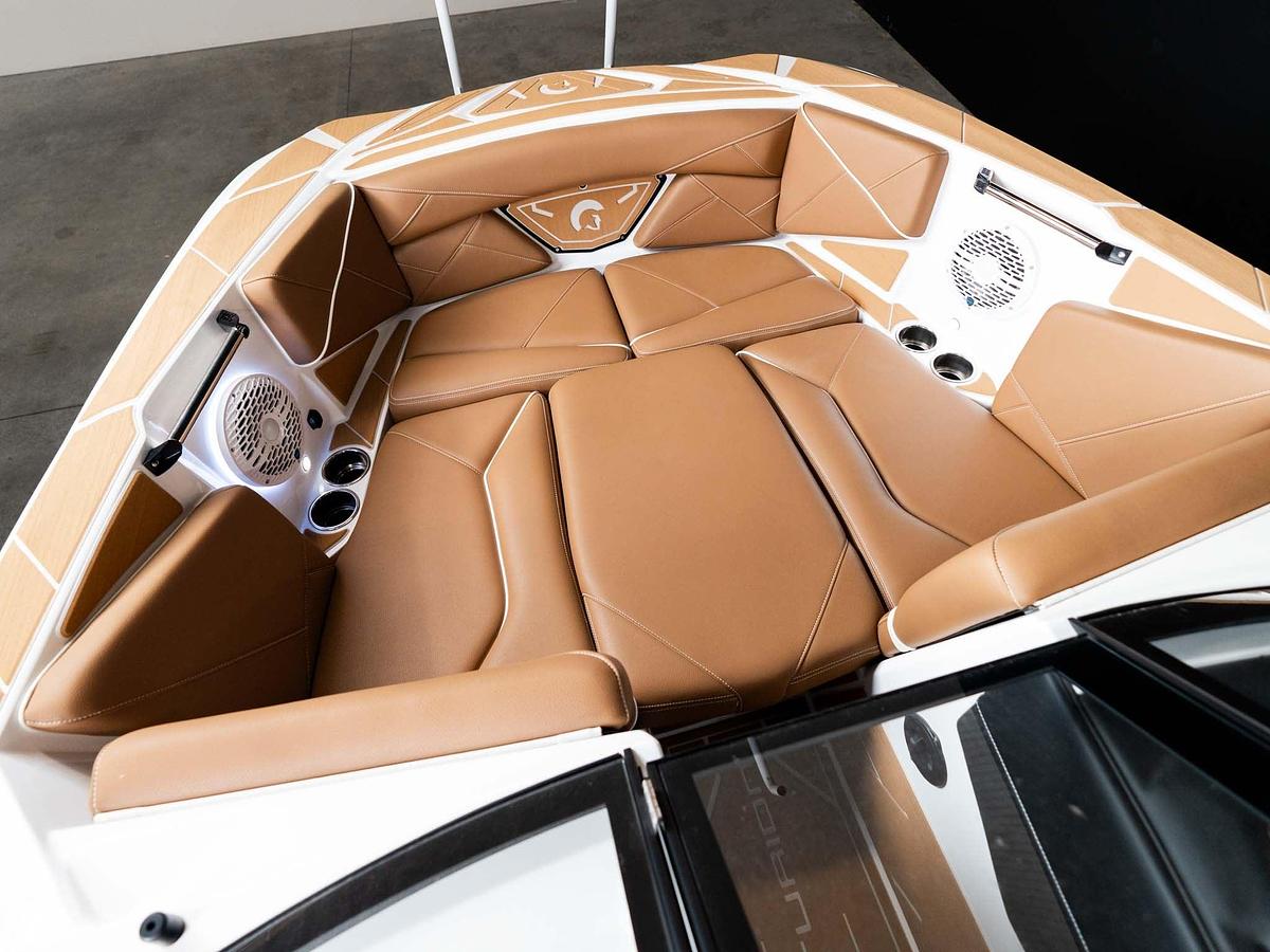 2026 Centurion NV243 - Frost White / Castano