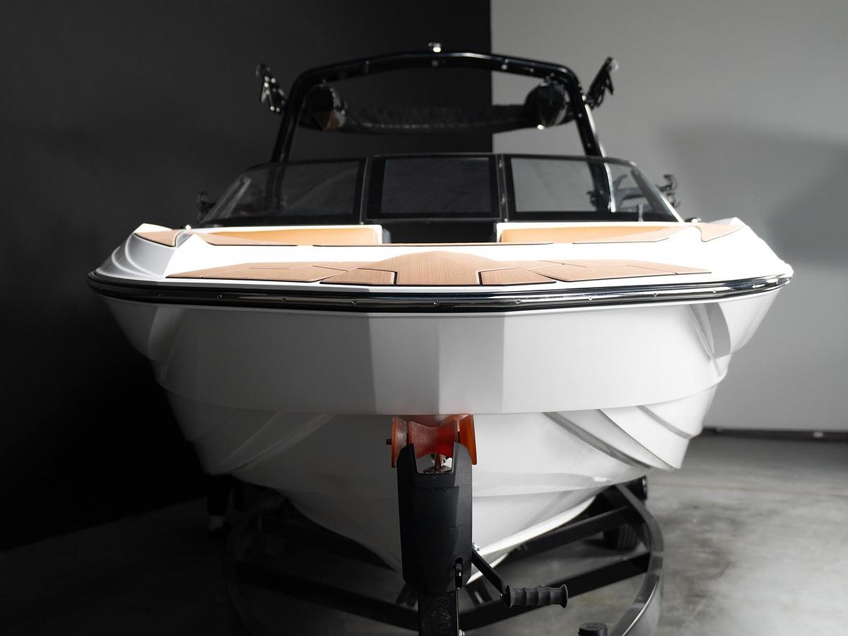 Used 2025 Supreme S240 - White Frost / Castano Brown Interior