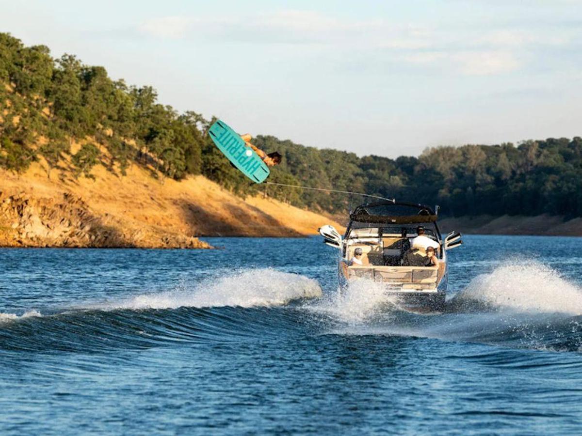 2026 Supreme Boats S240 Base