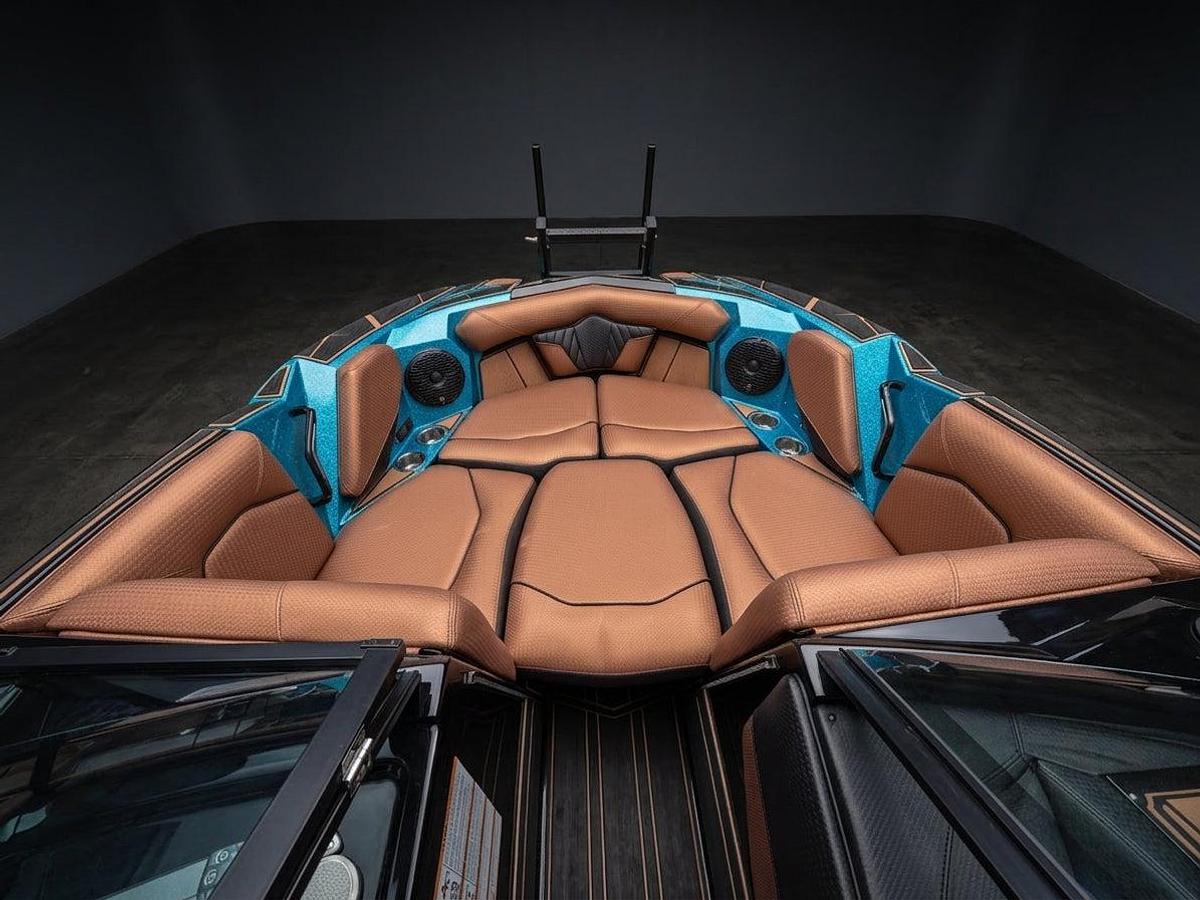 Used 2023 Centurion Fi25 in Bahama Blue w/ Castano Brown interior