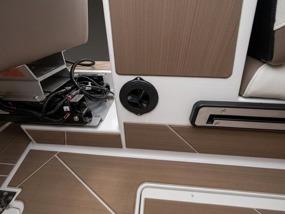 2026 Centurion Ri245 - White Frost / Mocha