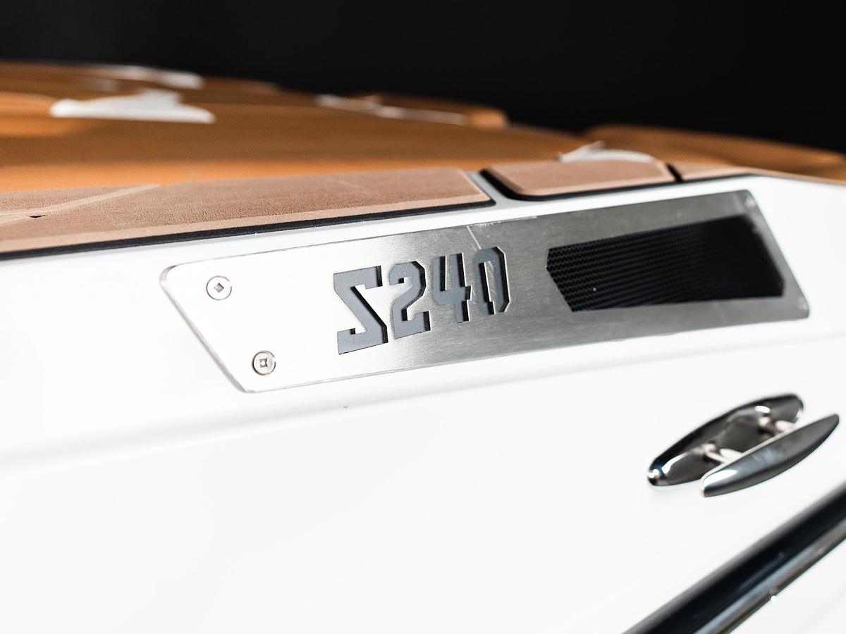 Used 2025 Supreme S240 - White Frost / Castano Brown Interior