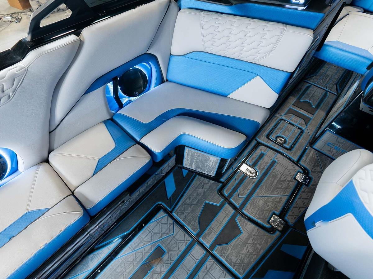 2025 Centurion Ri245 - Onyx Black / Marina Blue