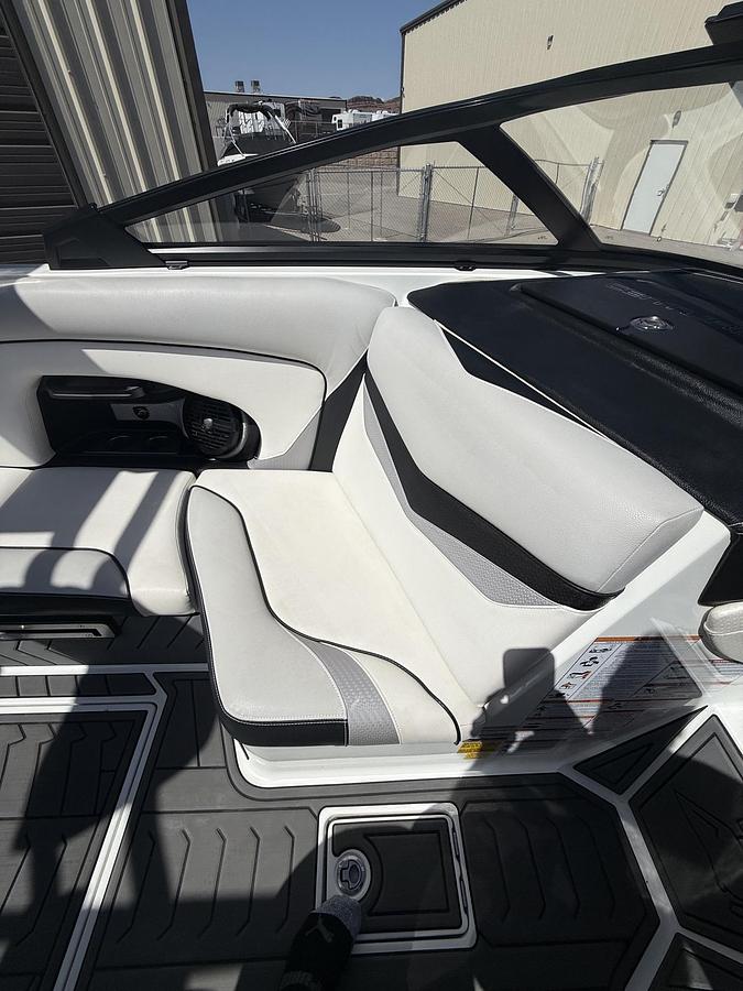 Used 2018 CENTURION RI237