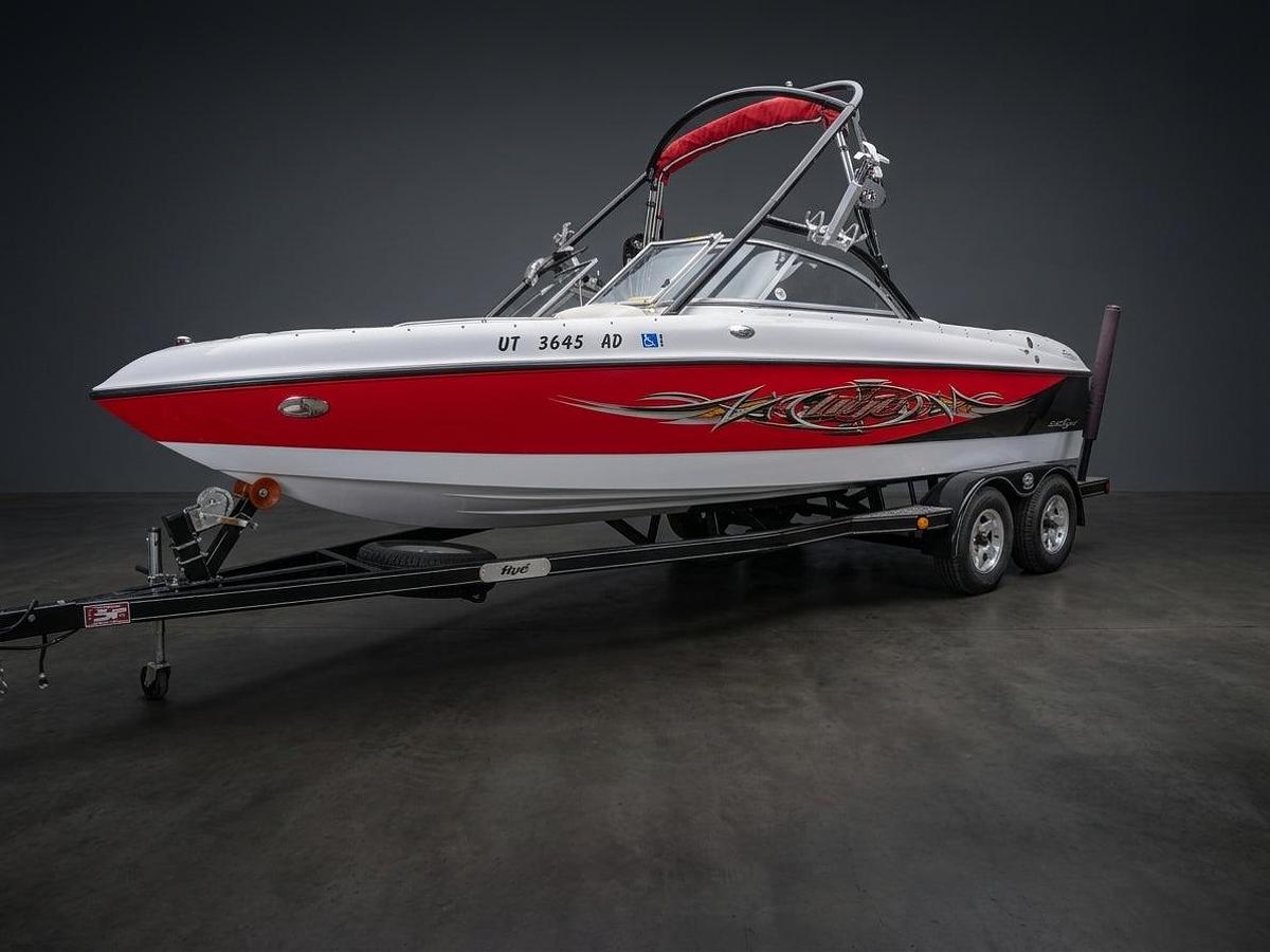 Used 2005 Tige 22V in Red w/ White interior