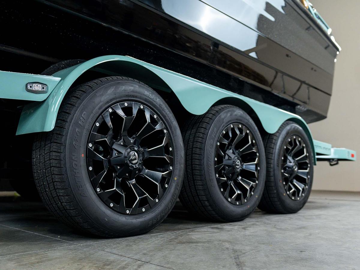 2026 Centurion Ri245 - Onyx Black Flake / Spearmint