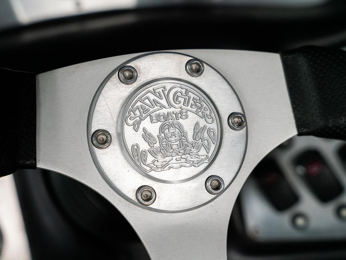Used 2013 Sanger 237 Wake Series - Red / Black