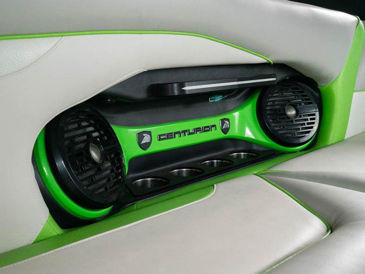 Used 2017 Centurion Ri257 - White / Gunmetal Flake / Green