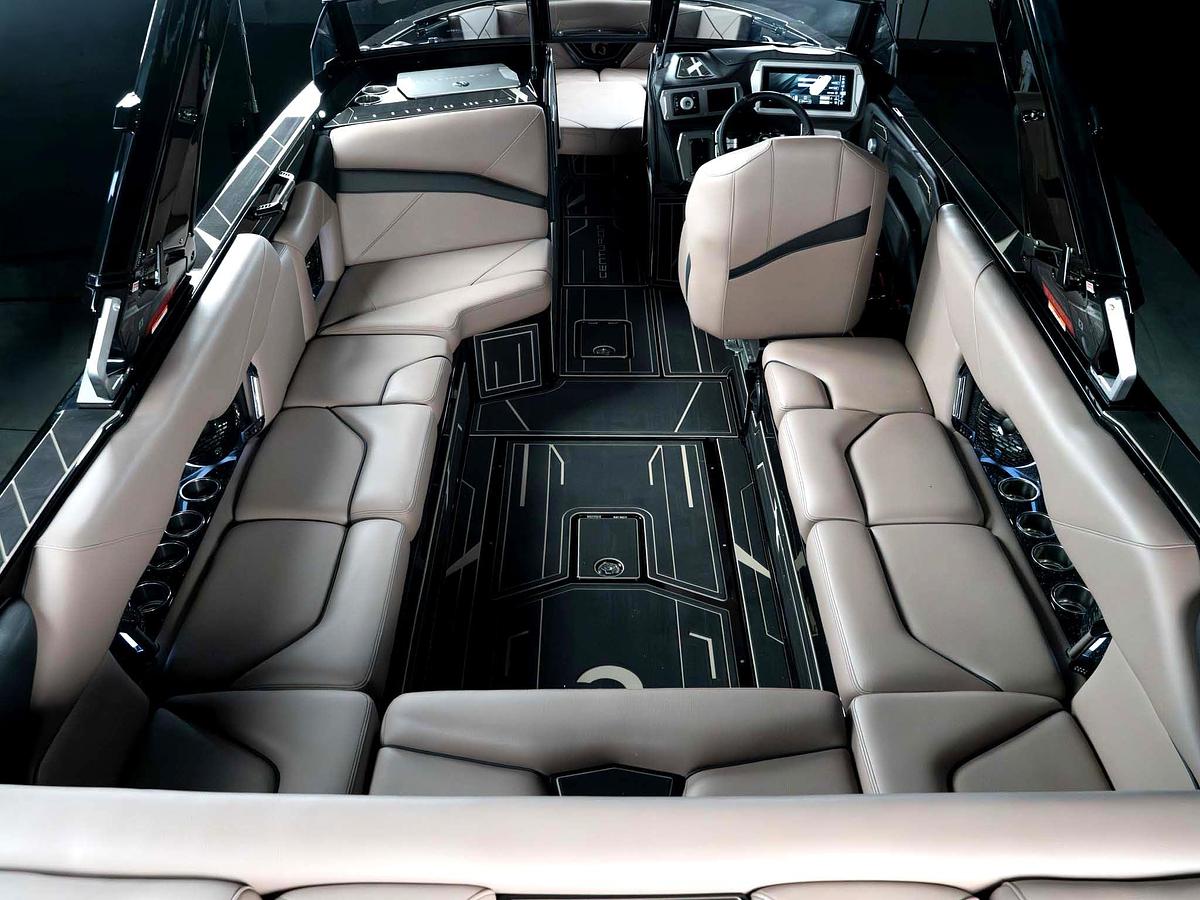 2026 Centurion NV243 - Black Flake / Onyx Black